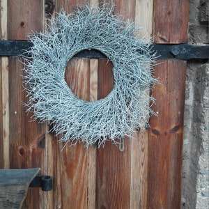 Ghirlanda invernale con rametti di mirtillo bianco per porta d&#39;ingresso, ghirlanda bianca per porta d&#39;ingresso, decorazioni naturali, ghirlanda del bosco, decorazioni per matrimoni, decorazioni da parete