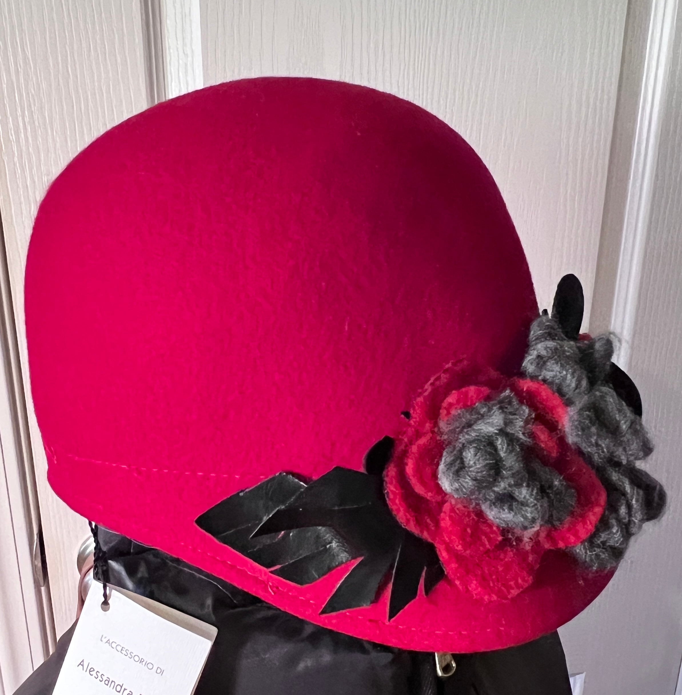CLOCHE HAT ~ Alessandra Bacci 100% Wool Cloche Hat ~ New 