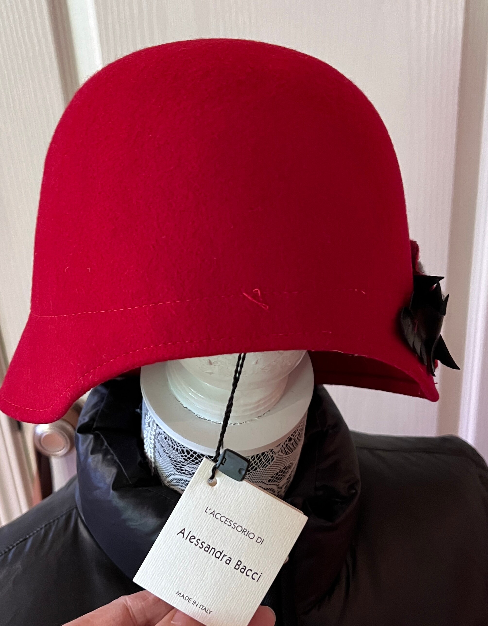 CLOCHE HAT ~ Alessandra Bacci 100% Wool Cloche Hat ~ New 