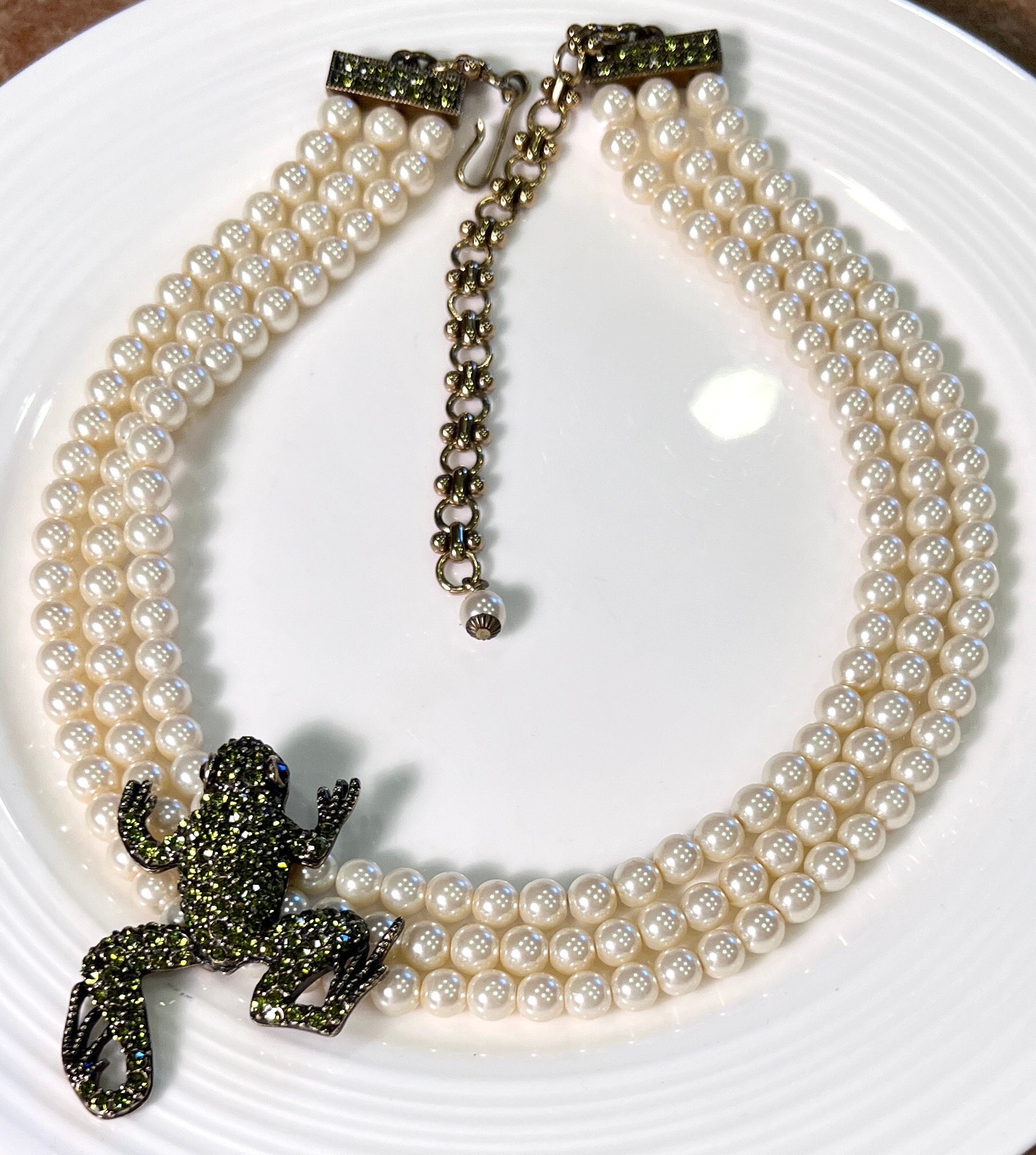 HEIDI DAUS PEARL Necklace With Crystal Frog Pendant A Gorgeous