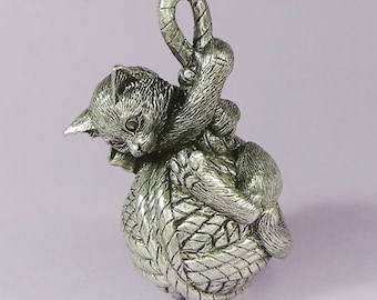 Curious Kitten Figurine in Lead Free Pewter,Handmade Pewter Cat Lover Gift, Realistic Detailed Kitten Figurine, Pewter Cat Figurine