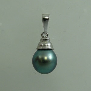 Tahitian 10.6 x 11.3 mm Black Pearl Pendant with 14k White Gold image 1