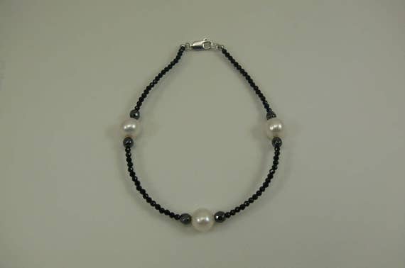 Freshwater White Pearl, Black Spinel and Hematite Bracelet with Silver Clasp