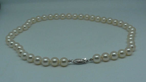 Akoya White 8.5 mm - 9.0 mm Pearl Necklace 14k White Gold Clasp 17.5 inches Long