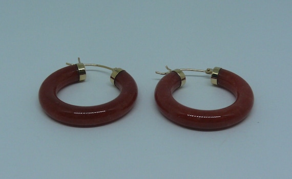 Red Jade 4.4 mm x 25.0 mm Hoop Earrings 14k Yellow Gold