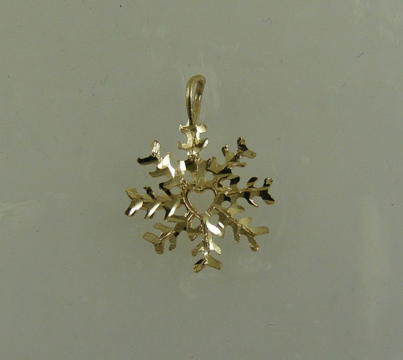 Snow Flake Pendant 14k Yellow Gold