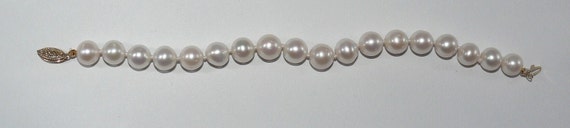Freshwater White Pearl Bracelet 14k Yellow Gold Clasp 7 1/2 Inches Long