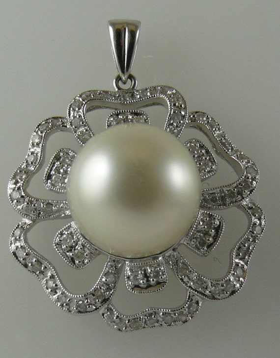 South Sea White 12.3mm Pearl Pendant 18k White Gold & Diamonds 0.44ct