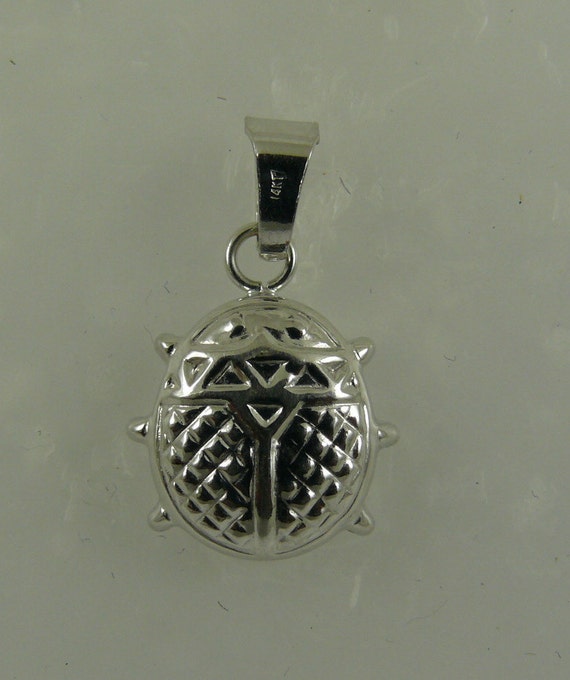 Bee Pendant 14k White Gold