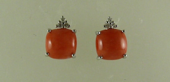 Coral Earring, 14k White Gold & Diamonds 0.08ct