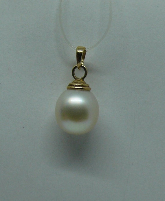 South Sea White Pearl 10.2 x 10.4mm Pendant 14k Yellow Gold