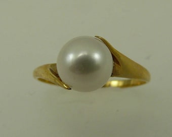 Akoya White Pearl Ring 14k Yellow Gold