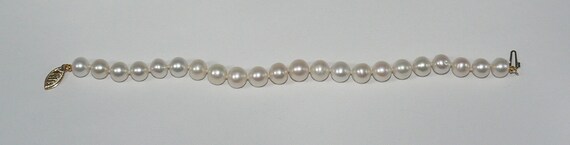 Freshwater White Pearl Bracelet 14k Yellow Gold Clasp 7 1/2 Inches Long