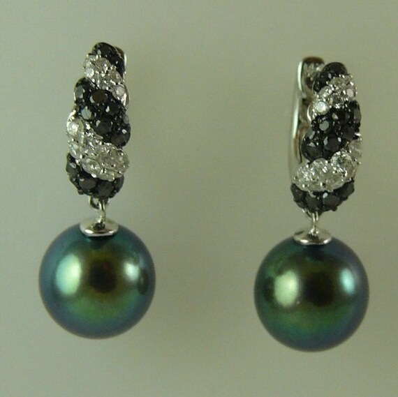 Freshwater Black 9.3mm x 9.5mm Pearl Earring with Diamonds 0.73ct 14k White Gold