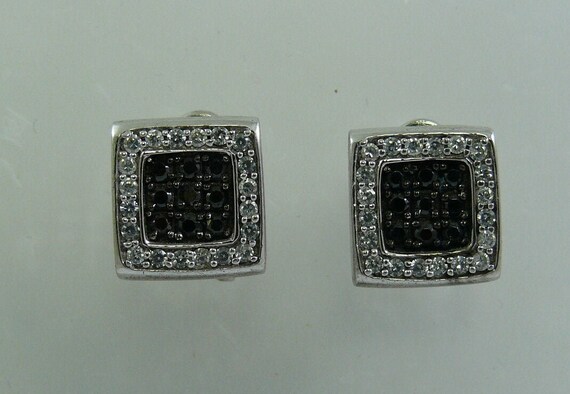 Cubic Zirconia Earring with Sterling Silver Setting