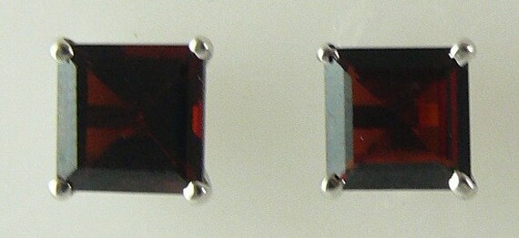 Garnet Earring 3.45ct 14k White Gold