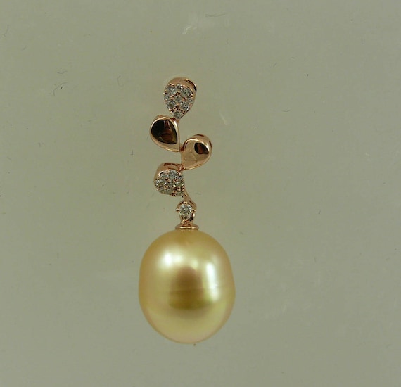 South Sea Golden Pearl 12.0 x 14.2 mmPendant with Diamond 0.13ct 18K Pink Gold