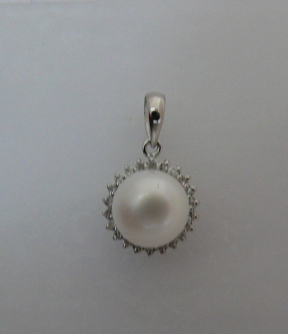 Freshwater White 8.4 mm Pearl Pendant 14k White Gold with Diamonds