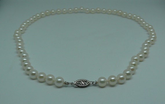 Akoya White 6.5 mm - 7.0 mm Pearl Necklace 14k White Gold Clasp 18 Inches Long