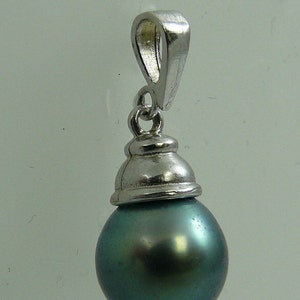 Tahitian 10.6 x 11.3 mm Black Pearl Pendant with 14k White Gold image 2