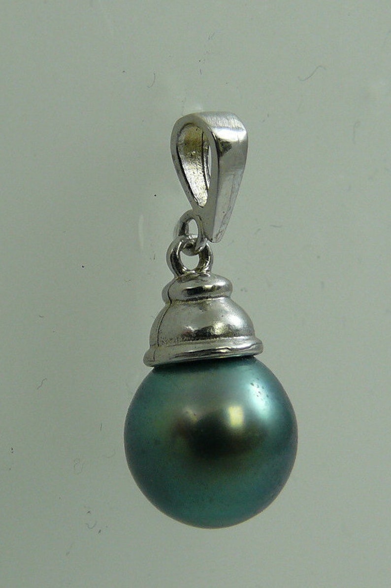 Tahitian 10.6 x 11.3 mm Black Pearl Pendant with 14k White Gold image 2