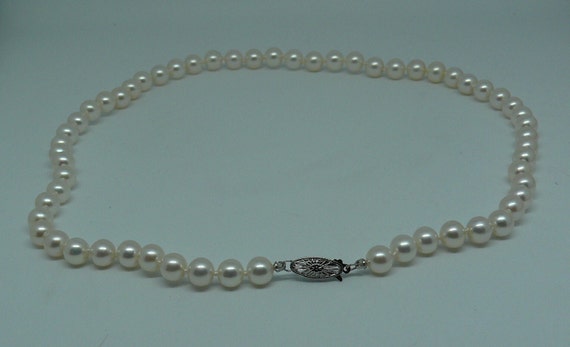 Akoya White 7.0 mm - 7.5 mm Pearl Necklace 14k White Gold Clasp 18 Inches Long