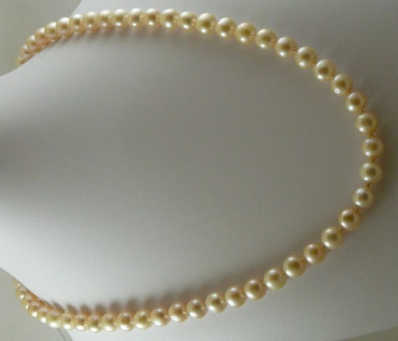 Fresh Water Semi Round Light Pink Pearl Necklace 8.7mm 14k Yellow Gold Clasp