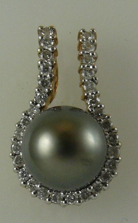 Tahitian Black Pearl 10.3mm Pendant 14k Yellow Gold and Diamonds 0.54ct