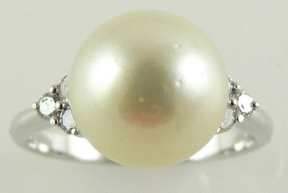 South Sea Light Golden 10.1mm Pearl Ring 18K White Gold & Diamonds 0.20ct