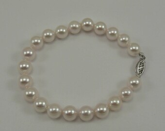 Akoya White 8.0 mm - 8.4 mm Pearl Bracelet with 14k White Gold Clasp 8 Inches
