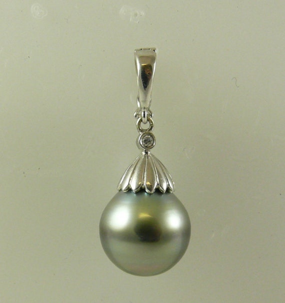 Tahitian Black Pearl Pendant and Diamonds 0.02ct 18k White Gold