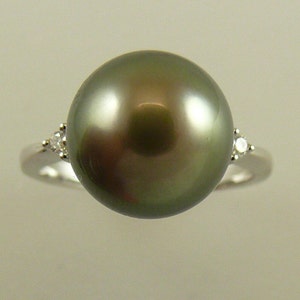 Tahitian Dark Gray 11 mm Pearl Ring With 14K White Gold & Diamonds 0.11ct