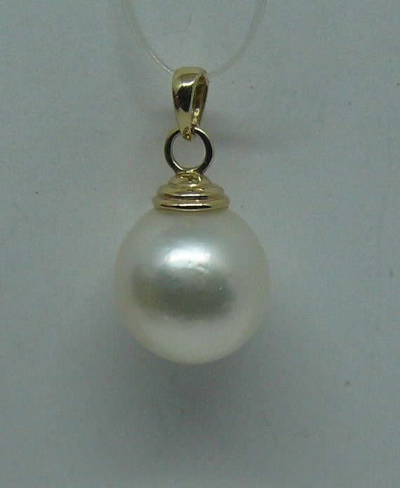 South Sea White Pearl 11.5 mm x 11.9 mm Pendant 14k Yellow Gold