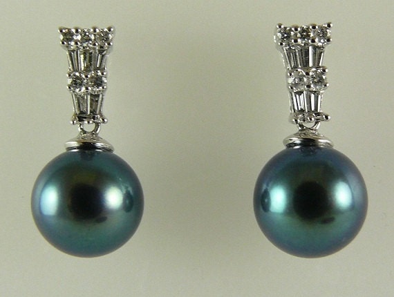 Freshwater Black Pearl Earring 14k White Gold and Diamonds 0.31ct