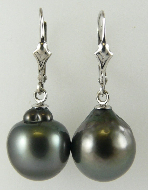 Tahitian Black Pearl 11.9 mm x 13.9 mm Earring 14K White Gold Lever Back