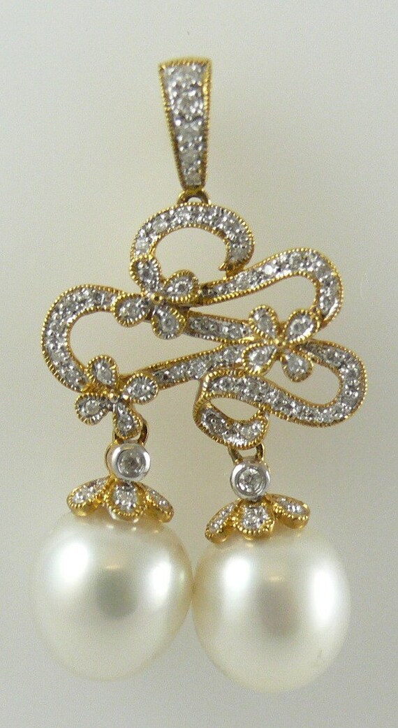 South Sea White Pearl 11.8mm and 11.9mm Pendant 18K Yellow Gold and Diamonds 0.34ct