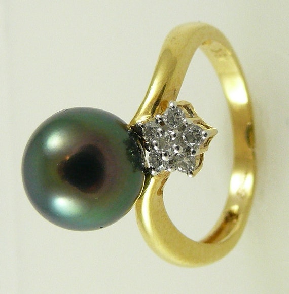 Tahitian Black 9.4 mm Pearl Ring 18K Yellow Gold and Diamonds 0.12ct