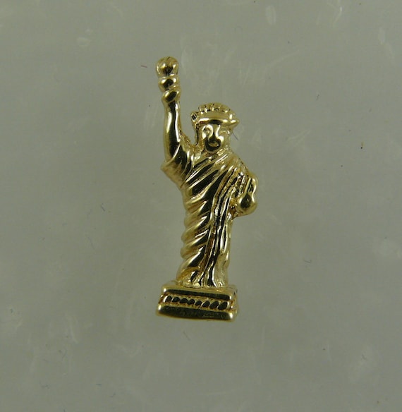 Statue of Liberty Pendant 14k Yellow Gold