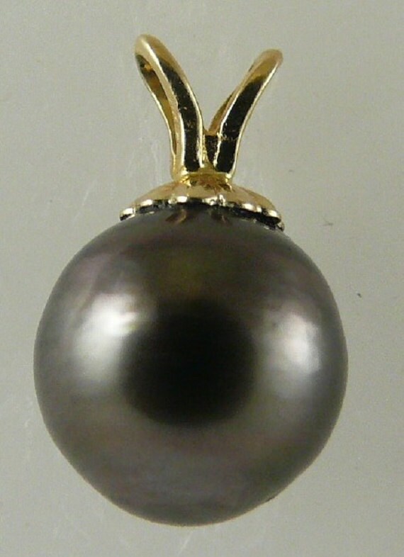 Tahitian Black 8.7mm x 9mm Pearl Pendant 14k Yellow Gold