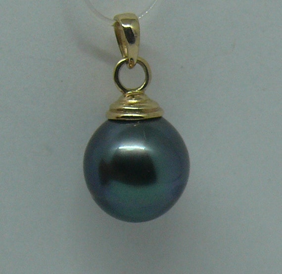 Tahitian 10.4 mm Round Pearl Pendant with 14k Yellow Gold