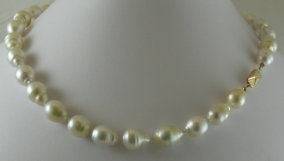 South Sea 11.7mm x 13.7mm White Baroque Pearl Necklace 14k Yellow Gold Clasp