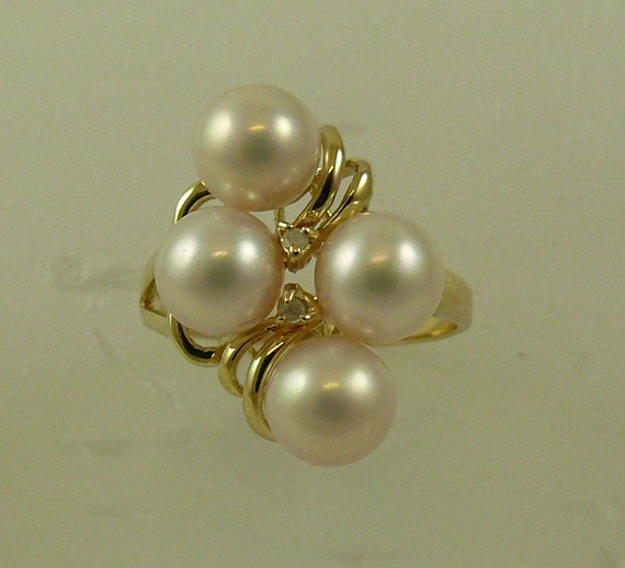 Freshwater White 6.5 mm - 7 mm Pearl Ring with 14K Yellow Gold & Diamonds 0.02ct