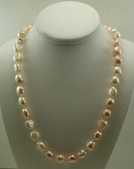 Freshwater Light Peach Pearl Necklace 14k White Gold Clasp