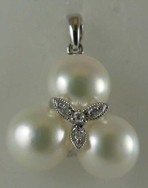 Freshwater Pearl 8mm Pendant 14k White Gold & Diamonds 0.02ct