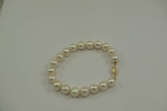 Freshwater White Pearl Bracelet 14k Yellow Gold Clasp 7 1/4 Inches Long