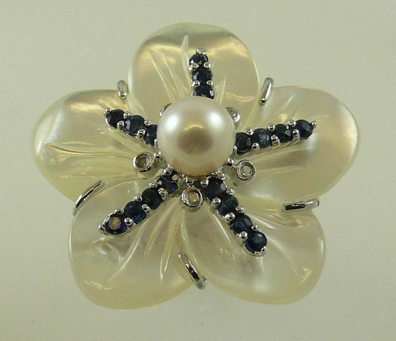 Mother of Pearl with Sapphire,Cultured Pearl & Dia Flower Ring with Silver