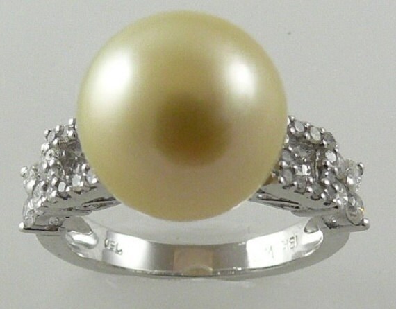 South Sea Light Golden Pearl Ring 18k White Gold and Diamond 0.49ct