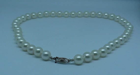 Akoya White 9.0 mm - 9.5 mm Pearl Necklace 14k White Gold Clasp 17.5 Inches Long