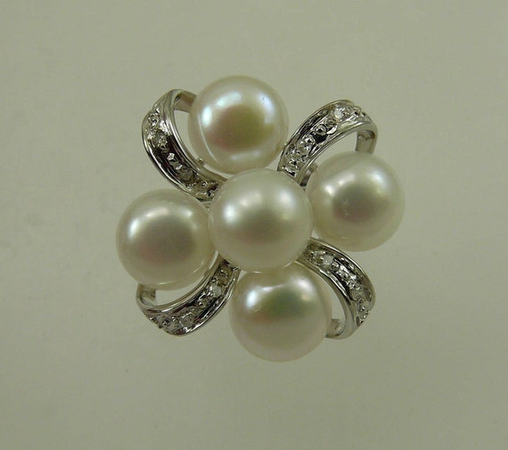 Freshwater White Pearl Ring 14k White Gold with Diamonds 0.04ct