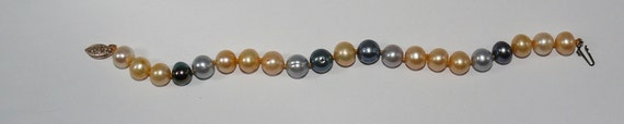 Freshwater Multi-Color Pearl Bracelet 14k Yellow Gold Clasp 7 3/4 Inches Long